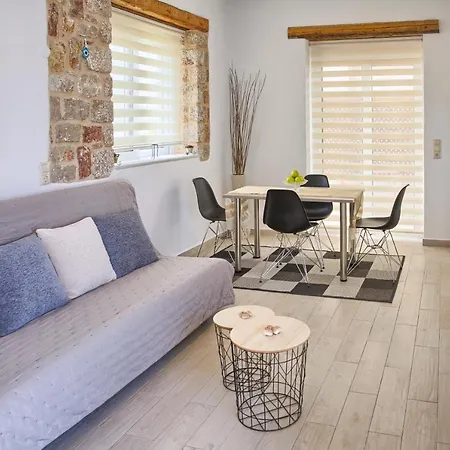 G&k Stone Apartment *