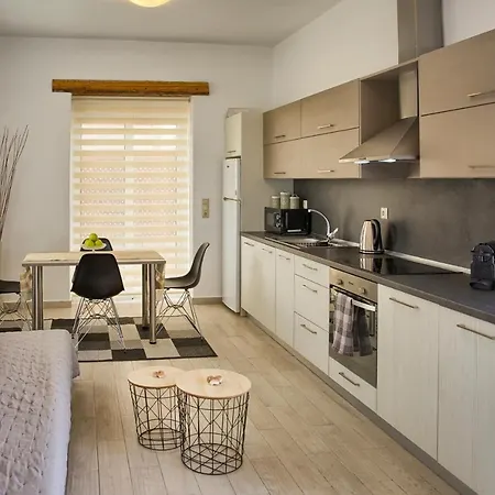 G&k Stone Apartment Charaki