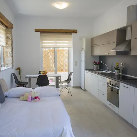 G&k Stone Apartment *