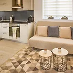 G&k Stone Apartament *